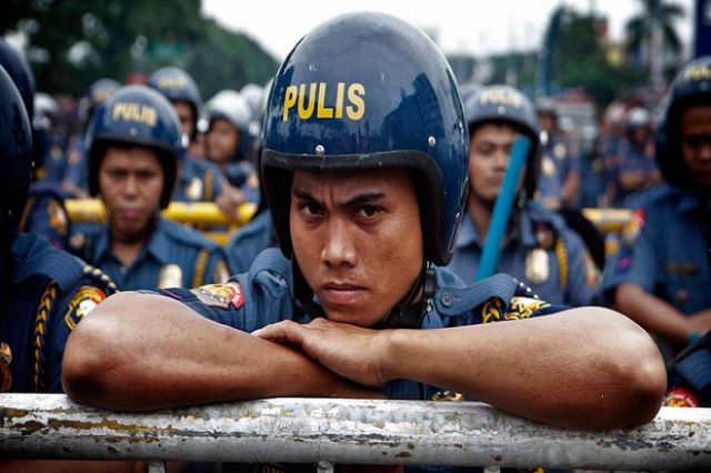 Filipina Pecat 1200 Polisi